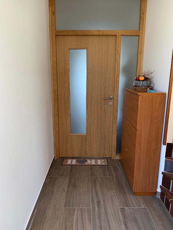 App Maria 1 Apartman Zambratija Kültér fotó